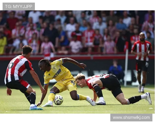 穆尼奥斯头球破门助水晶宫战胜基辅 成队史首位欧战正赛进球者